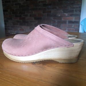 No. 6 Old School Mid Wedge Clog, fits like 8.5